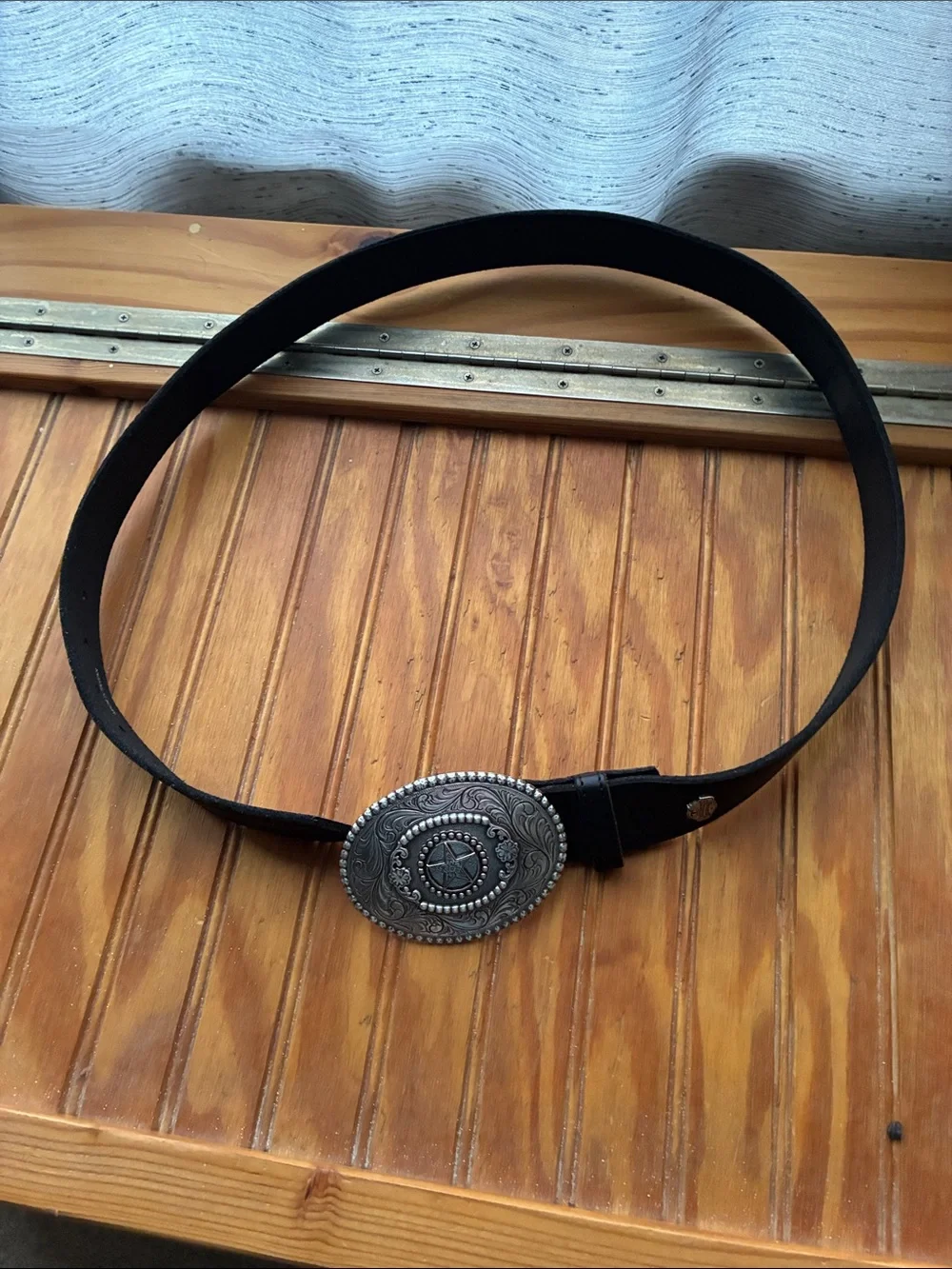Western Oval Silver Buckle Black Leather Belt - Men